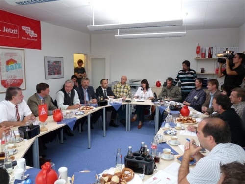 15-erster-runder-tisch-mit-gewerkschaften-arbeitnehmerschfat-2009-09-14-wahlkampf-027.jpg