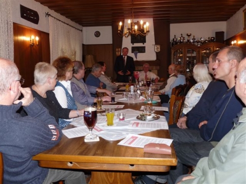 2009-11-21-kaiserslautern-ko-045joho-referiert-vor-burgern-in-rauenthal.jpg