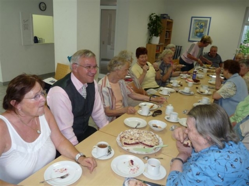 kuchen-mit-den-senioren2009-09-01-wahlkampf-110.jpg