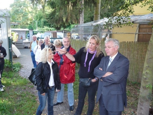 neu-1-besuch-im-tierheim-2009-09-03-wahlkampf-003.jpg