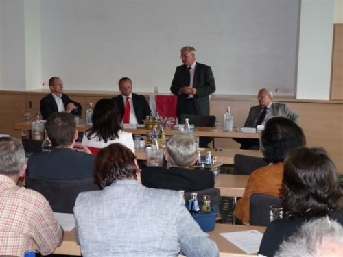 podiumsdiskussion-bei-verdi-ehrenbreitsatein-2009-09-15-wahlkampf-090.jpg